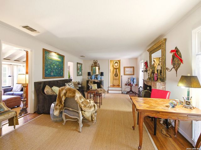 534 Geneseo, Terrell Hills, TX 78209