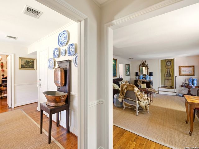 534 Geneseo, Terrell Hills, TX 78209