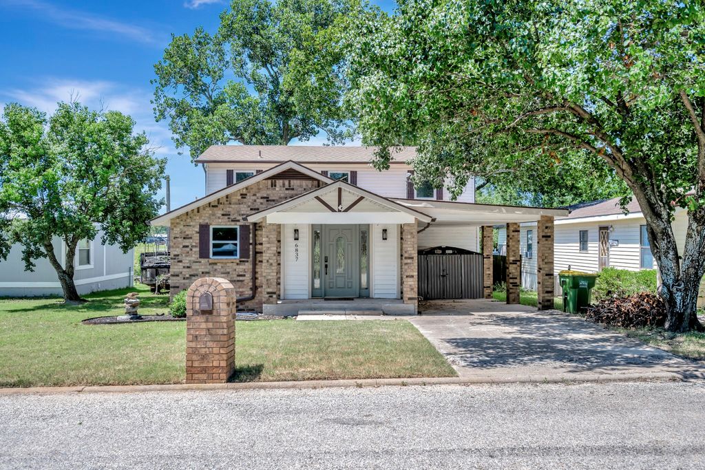 6837 Briar Road, Azle, TX 76020