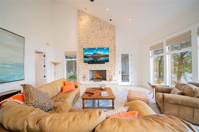 582 Windy Point Drive, Mount Vernon, TX 75457