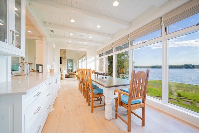582 Windy Point Drive, Mount Vernon, TX 75457