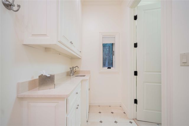 582 Windy Point Drive, Mount Vernon, TX 75457