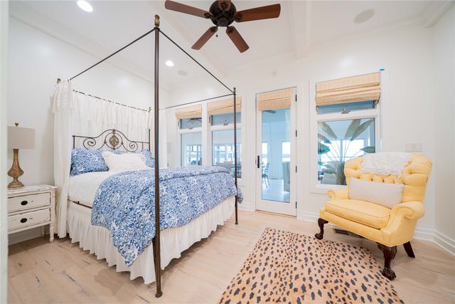 582 Windy Point Drive, Mount Vernon, TX 75457
