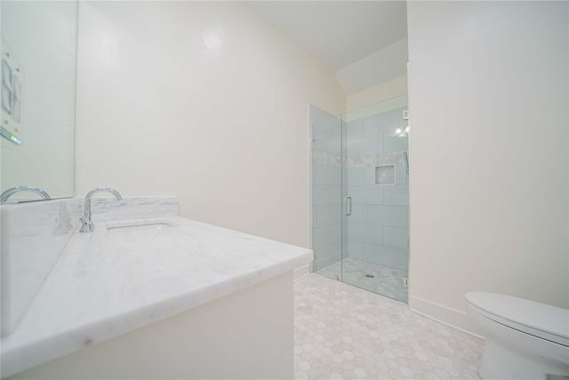 582 Windy Point Drive, Mount Vernon, TX 75457