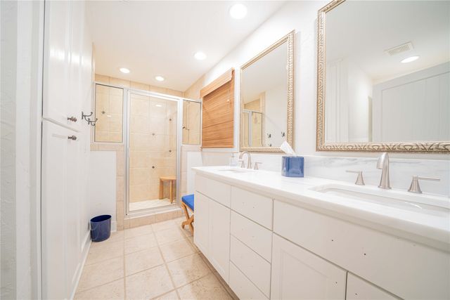 582 Windy Point Drive, Mount Vernon, TX 75457
