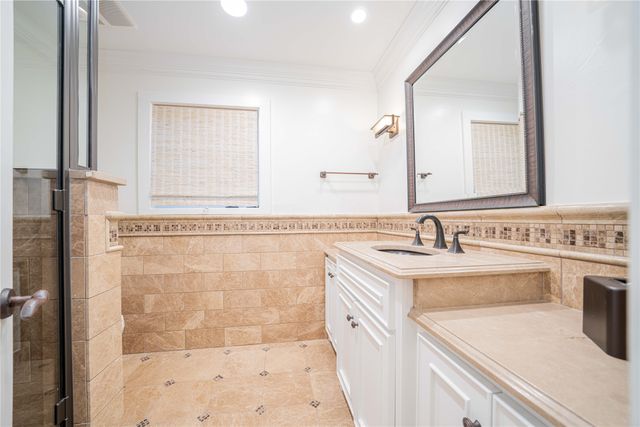 582 Windy Point Drive, Mount Vernon, TX 75457