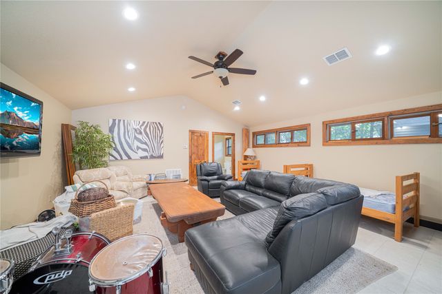 582 Windy Point Drive, Mount Vernon, TX 75457