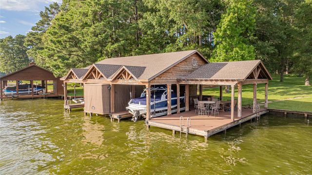 582 Windy Point Drive, Mount Vernon, TX 75457