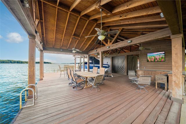 582 Windy Point Drive, Mount Vernon, TX 75457