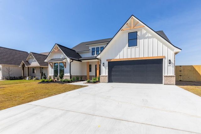 225 Coco Palms Lane, Lumberton, TX 77657