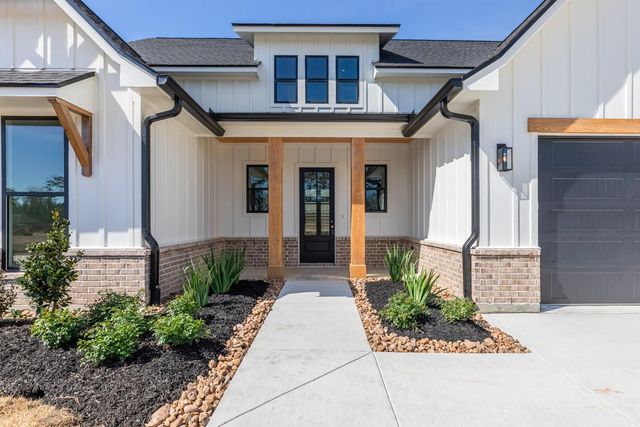 225 Coco Palms Lane, Lumberton, TX 77657