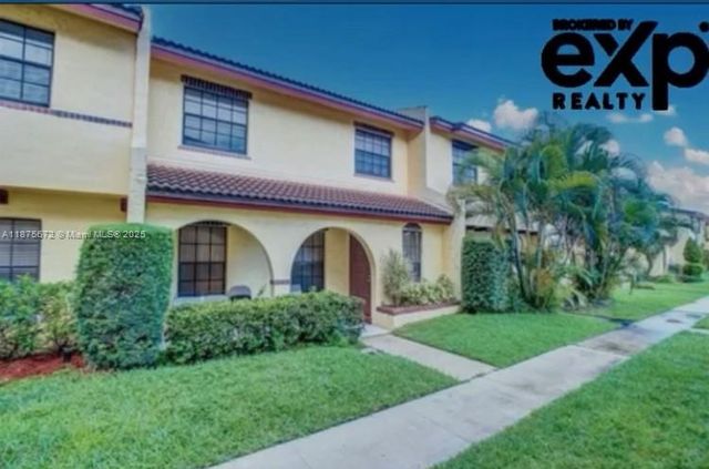 2627 NW 47th Ter 206, Lauderdale Lakes, FL 33313