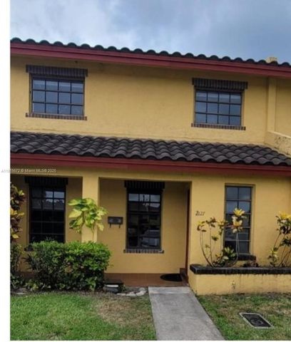 2627 NW 47th Ter 206, Lauderdale Lakes, FL 33313