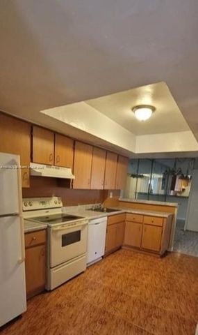 2627 NW 47th Ter 206, Lauderdale Lakes, FL 33313