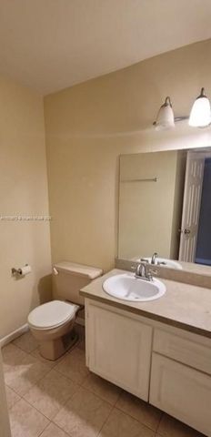 2627 NW 47th Ter 206, Lauderdale Lakes, FL 33313