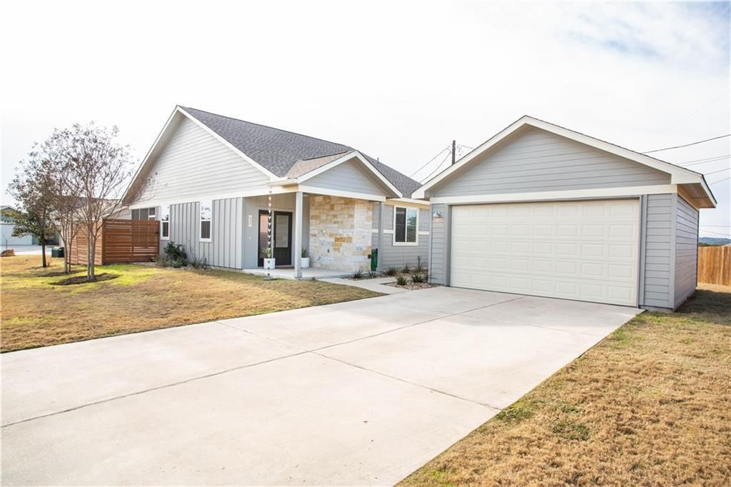 200 Rose DR, Dripping Springs, TX 78620