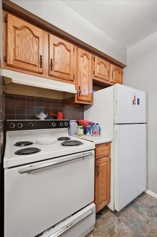 25713 Salem Street, Roseville, MI 48066