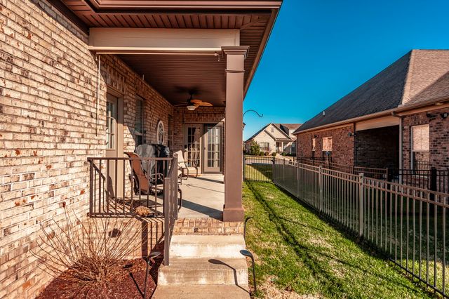 1130 S McMahan Dr, Gallatin, TN 37066