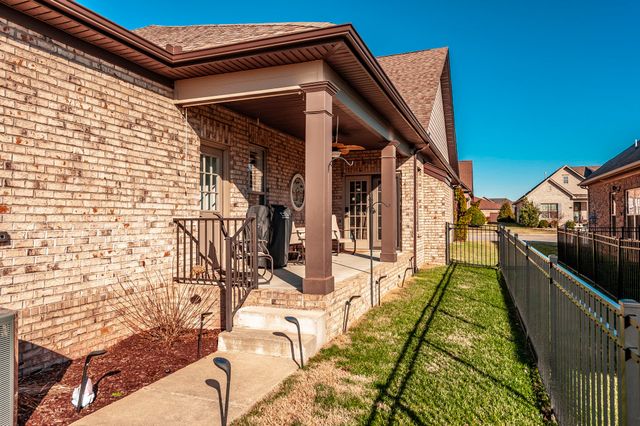 1130 S McMahan Dr, Gallatin, TN 37066