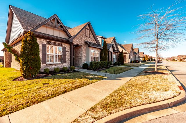 1130 S McMahan Dr, Gallatin, TN 37066