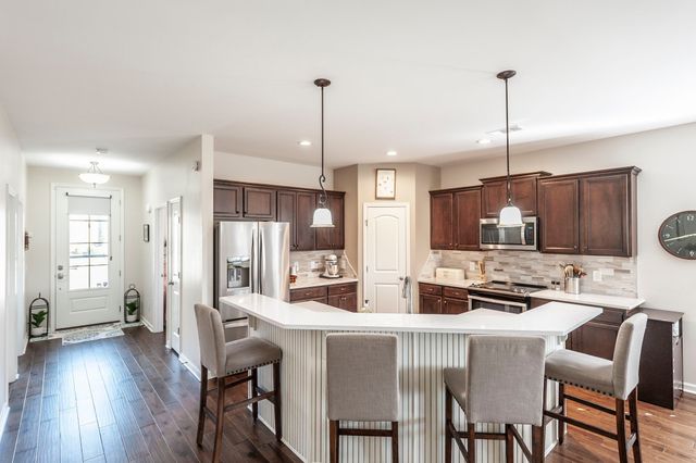 1130 S McMahan Dr, Gallatin, TN 37066