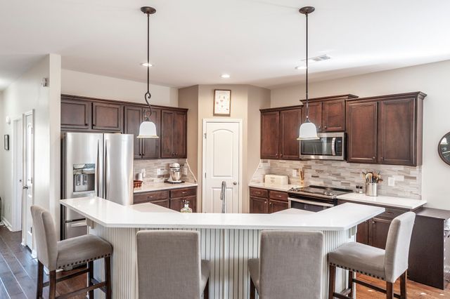 1130 S McMahan Dr, Gallatin, TN 37066