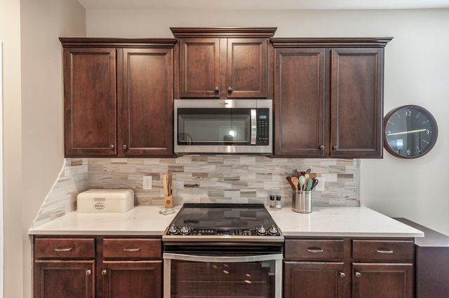 1130 S McMahan Dr, Gallatin, TN 37066