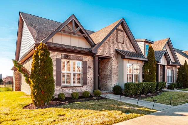 1130 S McMahan Dr, Gallatin, TN 37066