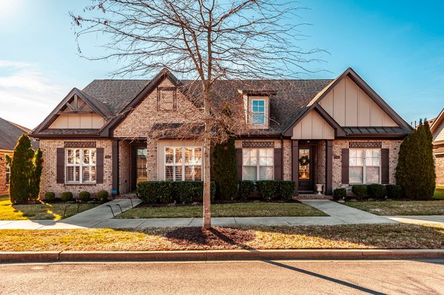 1130 S McMahan Dr, Gallatin, TN 37066