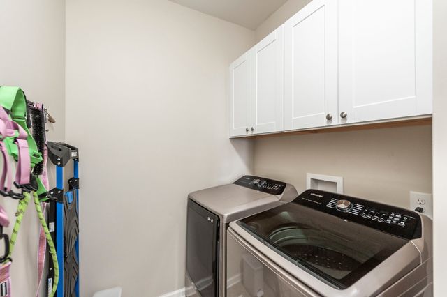 1130 S McMahan Dr, Gallatin, TN 37066