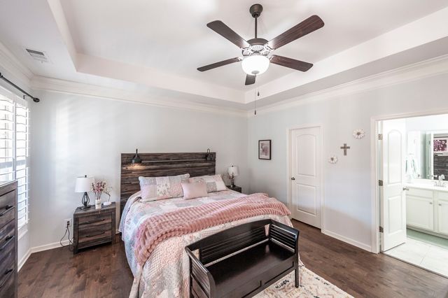 1130 S McMahan Dr, Gallatin, TN 37066