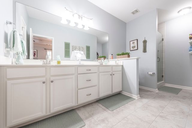 1130 S McMahan Dr, Gallatin, TN 37066