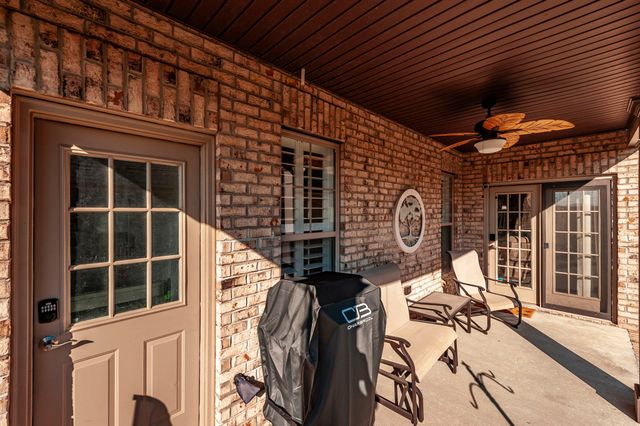 1130 S McMahan Dr, Gallatin, TN 37066