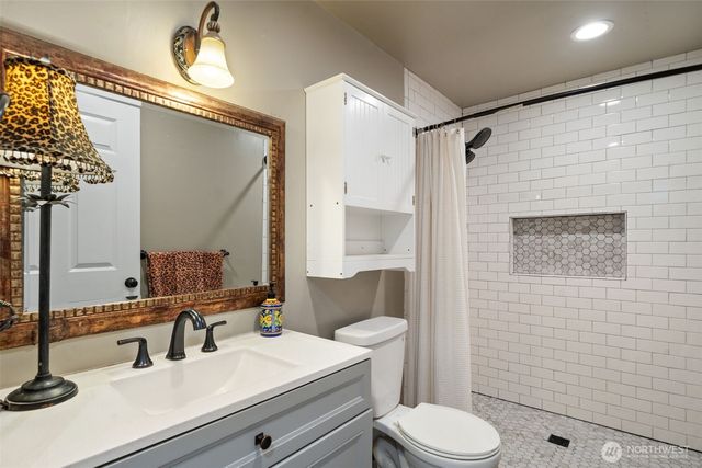 10606 SE 226th St, Kent, WA 98031