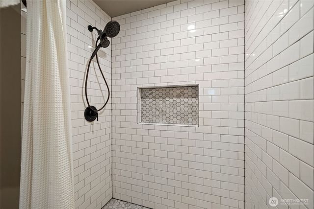 10606 SE 226th St, Kent, WA 98031