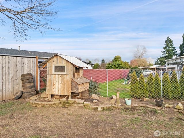 10606 SE 226th St, Kent, WA 98031