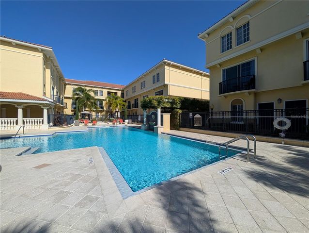 5202 HAMPTON BEACH PLACE, Tampa, FL 33609