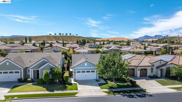 1609 Zinfandel Dr, Brentwood, CA 94513