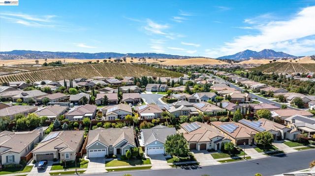 1609 Zinfandel Dr, Brentwood, CA 94513