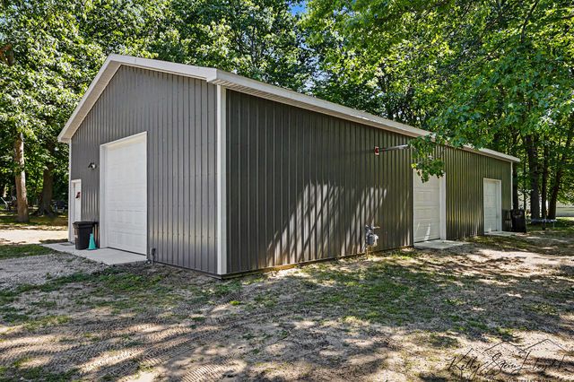 17566 Blue Star Highway, South Haven, MI 49090