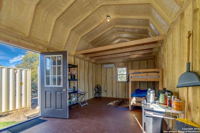 2733 Private Road 4560, Rocksprings, TX 78880