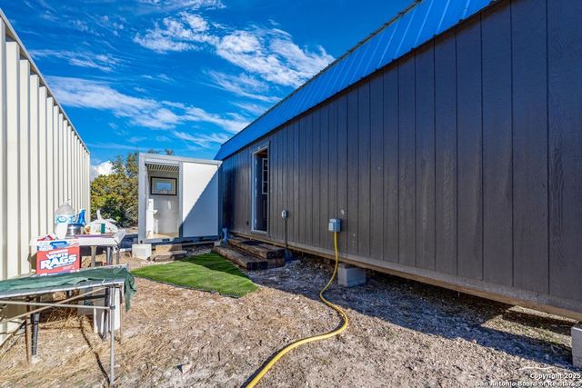 2733 Private Road 4560, Rocksprings, TX 78880