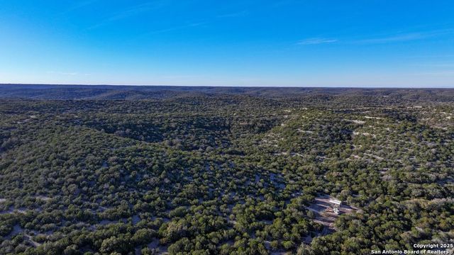 2733 Private Road 4560, Rocksprings, TX 78880