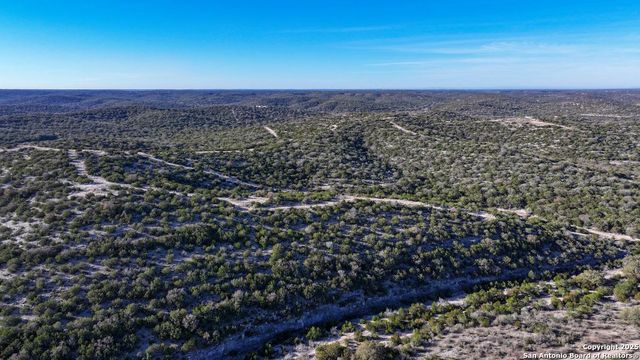 2733 Private Road 4560, Rocksprings, TX 78880