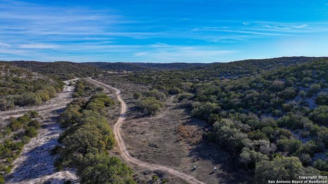 2733 Private Road 4560, Rocksprings, TX 78880