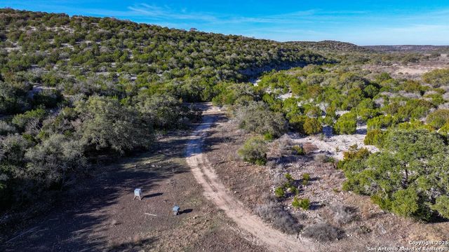 2733 Private Road 4560, Rocksprings, TX 78880
