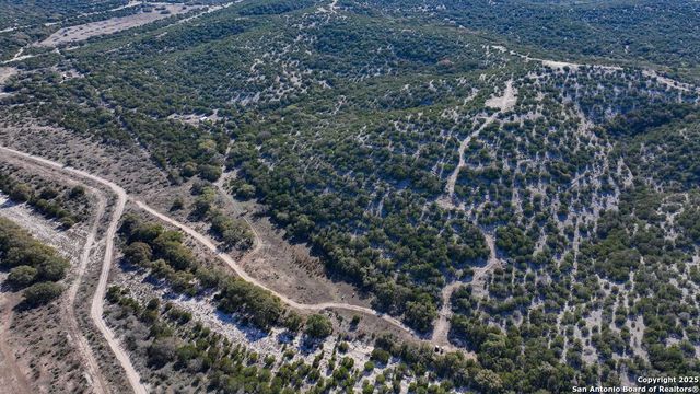 2733 Private Road 4560, Rocksprings, TX 78880