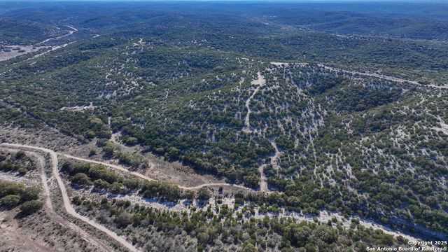 2733 Private Road 4560, Rocksprings, TX 78880