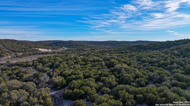 2733 Private Road 4560, Rocksprings, TX 78880