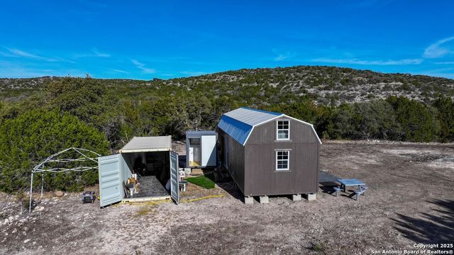 2733 Private Road 4560, Rocksprings, TX 78880